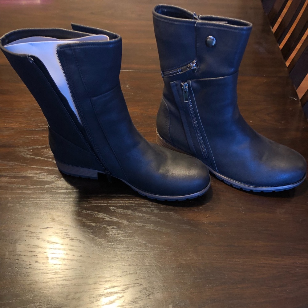 Maurices size 10 brand new boots